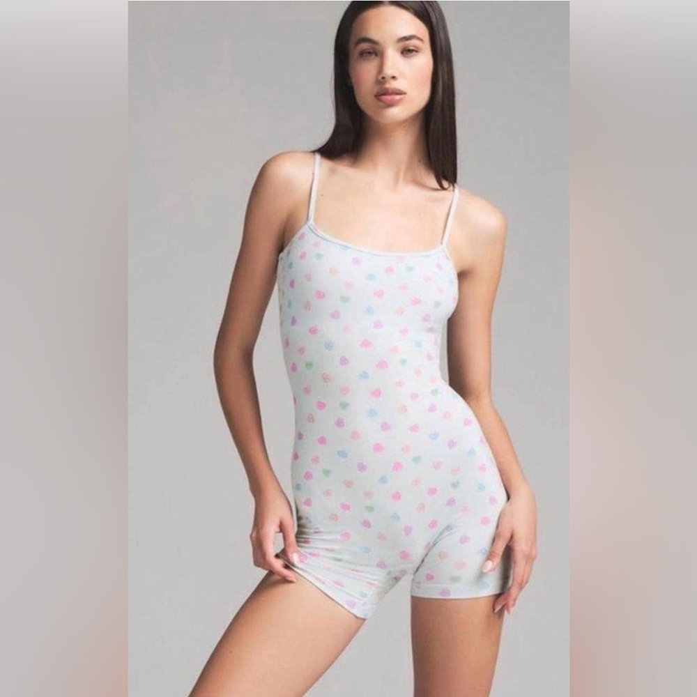 NWT Skims cloud candy Super soft